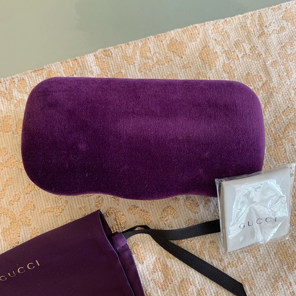 Gucci Sunglass Case - Picture 2 of 4